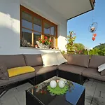 Haus Lindenkreuz Apartamento *