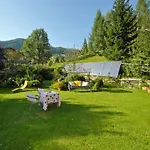 Haus Lindenkreuz Apartamento *