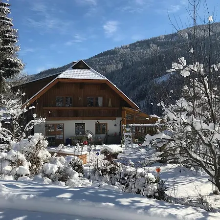 Haus Lindenkreuz Apartamento *